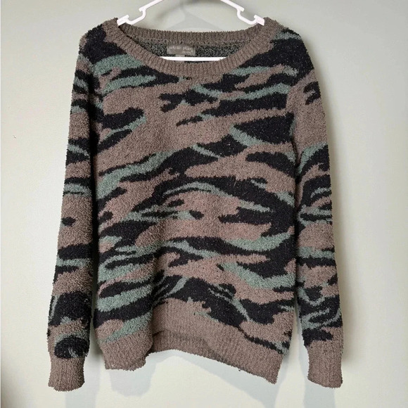 Barefoot Dreams Cozy Chic Seaside Womens Crew Neck Pullover Camo Size Medium - Picture 1 of 5